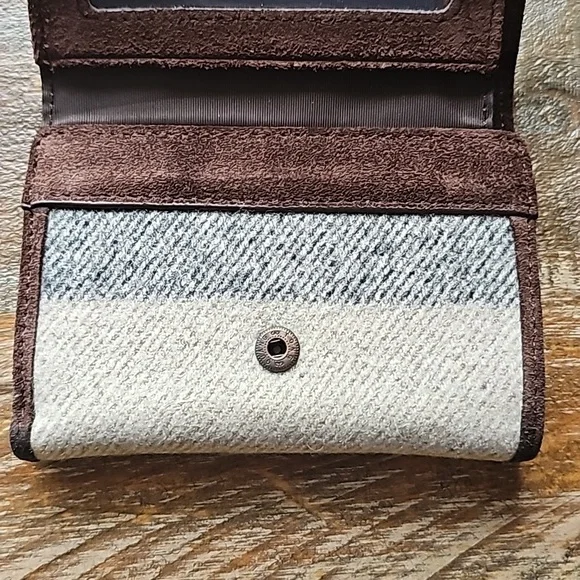 Pendleton Trifold Wallet - Glacier Stripe Wool
